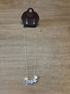 Rain Silver Star Necklace with Matching Earrings